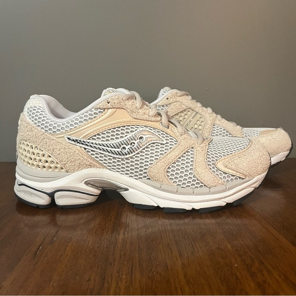 NORDSTROM X SAUCONY
PROGRID TRIUMPH 4 Men’s size 7.5. Beige suede and white. - Picture 1 of 14